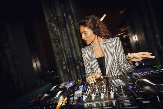 Music & Vibes